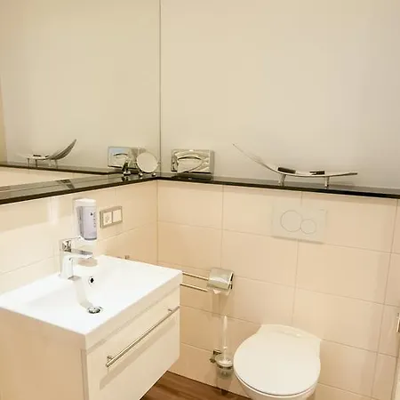Promenadenhotel Admiral Hotel 4*