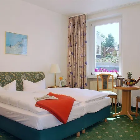 Promenadenhotel Admiral 4*